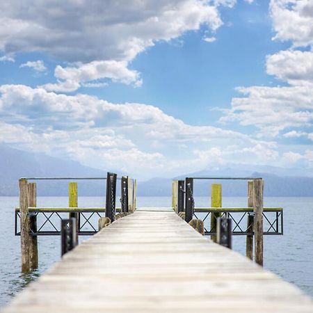 Tasman Holiday Parks - Те-Анау Екстер'єр фото The pier at the lake