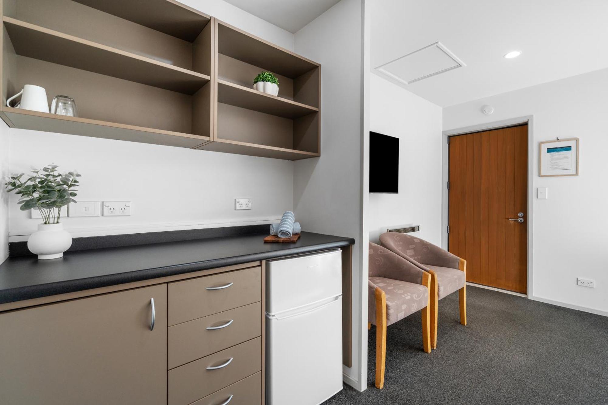 Tasman Holiday Parks - Те-Анау Екстер'єр фото A typical room at the hospital